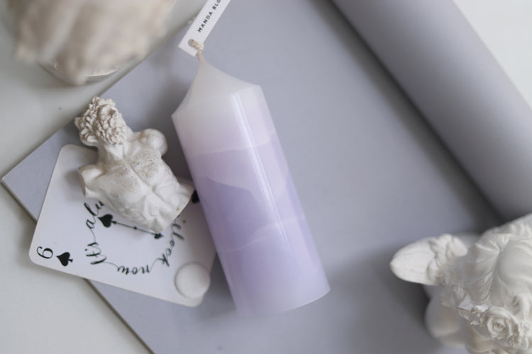 A healing aromatherapy candle